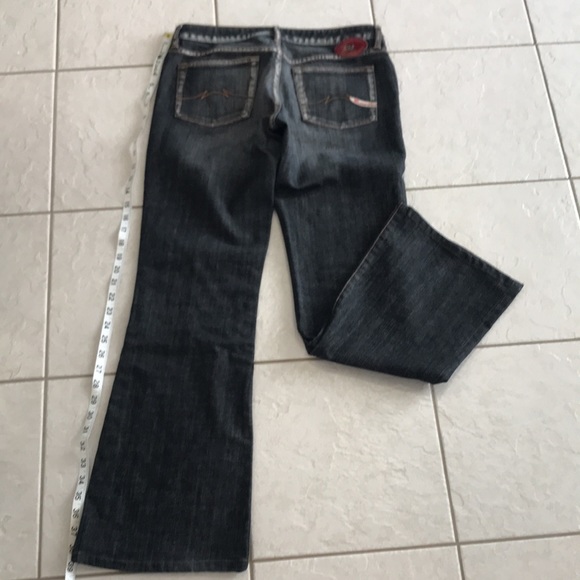 Parasuco Italian denim. Beautiful frost wash on black denim. - Picture 11 of 16